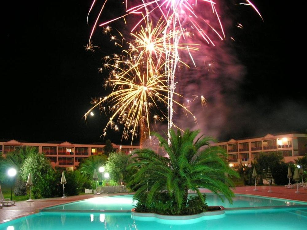 Hotel Centro Turistico Akiris Nova Siri Marina Exterior foto